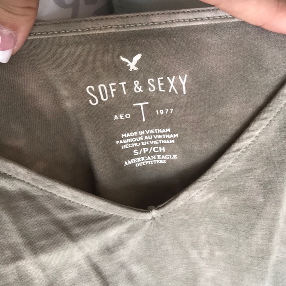 American Eagle soft & sexy open shoulder - Picture 2 of 4